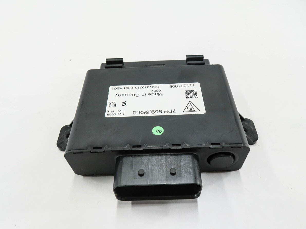 Thumbnail 5: 2011 PORSCHE CAYENNE (958) VOLTAGE CONVERTER CONTROL MODULE
