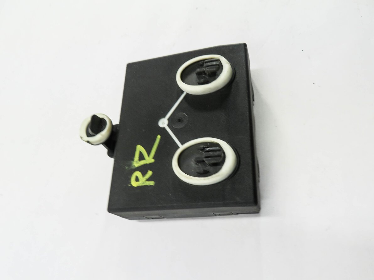 Thumbnail 3: 2011 PORSCHE CAYENNE (958) RIGHT REAR DOOR CONTROL MODULE