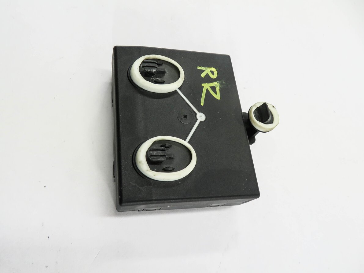 Thumbnail 4: 2011 PORSCHE CAYENNE (958) RIGHT REAR DOOR CONTROL MODULE