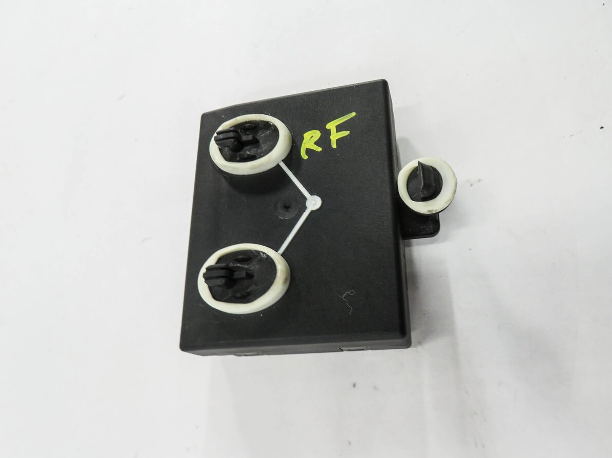Thumbnail 3: 2011 PORSCHE CAYENNE (958) RIGHT FRONT PASSENGER DOOR CONTROL MODULE