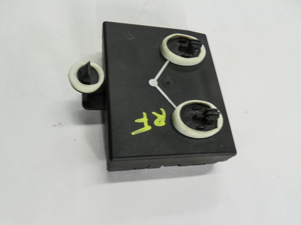 Thumbnail 4: 2011 PORSCHE CAYENNE (958) RIGHT FRONT PASSENGER DOOR CONTROL MODULE