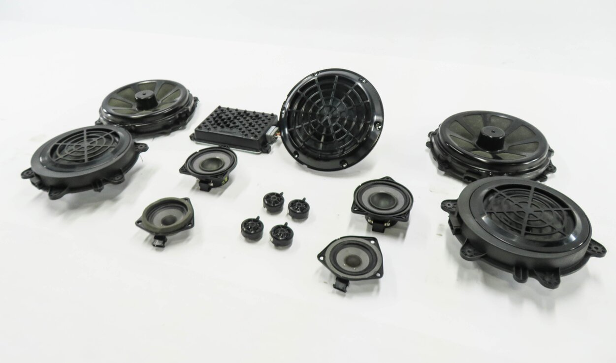 Thumbnail 1: 2011 PORSCHE CAYENNE (958) BOSE AUDIO SUB SUBWOOFER TWEETER SPEAKER SET w/ AMP