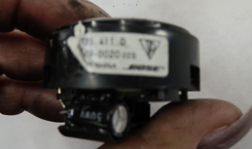 Thumbnail 4: 2011 PORSCHE CAYENNE (958) BOSE AUDIO SUB SUBWOOFER TWEETER SPEAKER SET w/ AMP