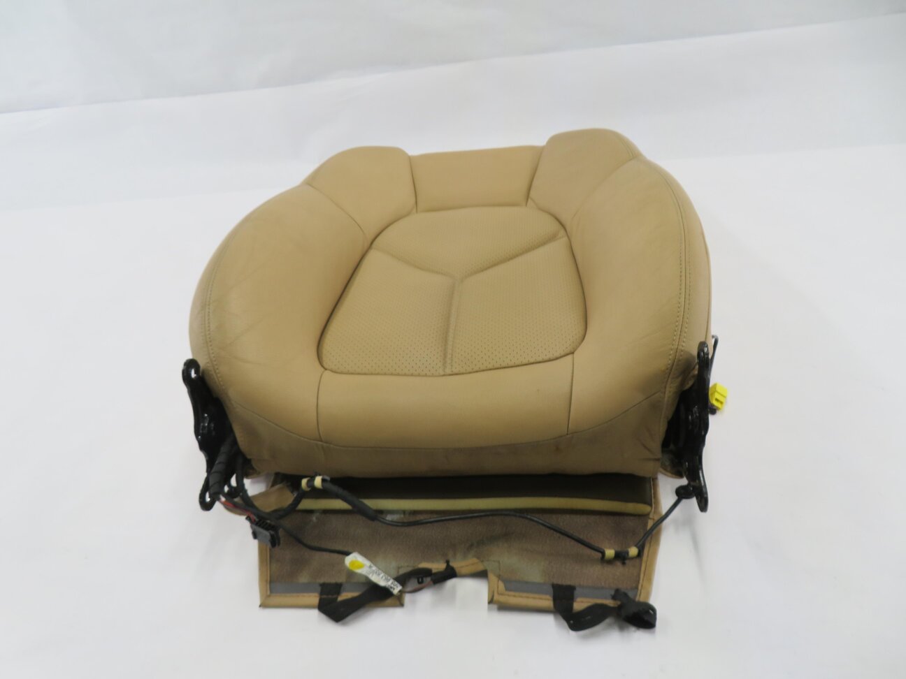 2011 PORSCHE CAYENNE (958) PASSENGER - UPPER TOP HEATED SEAT CUSHION (BEIGE)