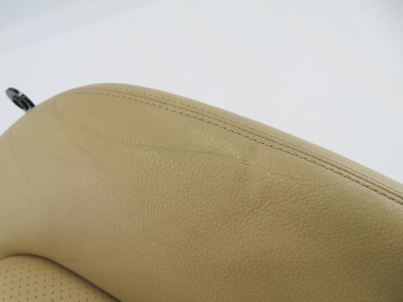 Thumbnail 10: 2011 PORSCHE CAYENNE (958) PASSENGER - UPPER TOP HEATED SEAT CUSHION (BEIGE)