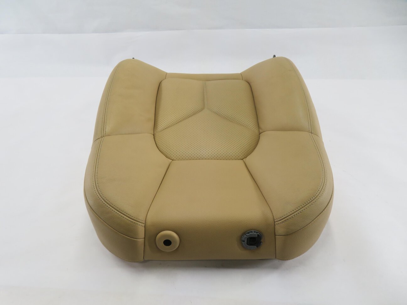 Thumbnail 4: 2011 PORSCHE CAYENNE (958) PASSENGER - UPPER TOP HEATED SEAT CUSHION (BEIGE)