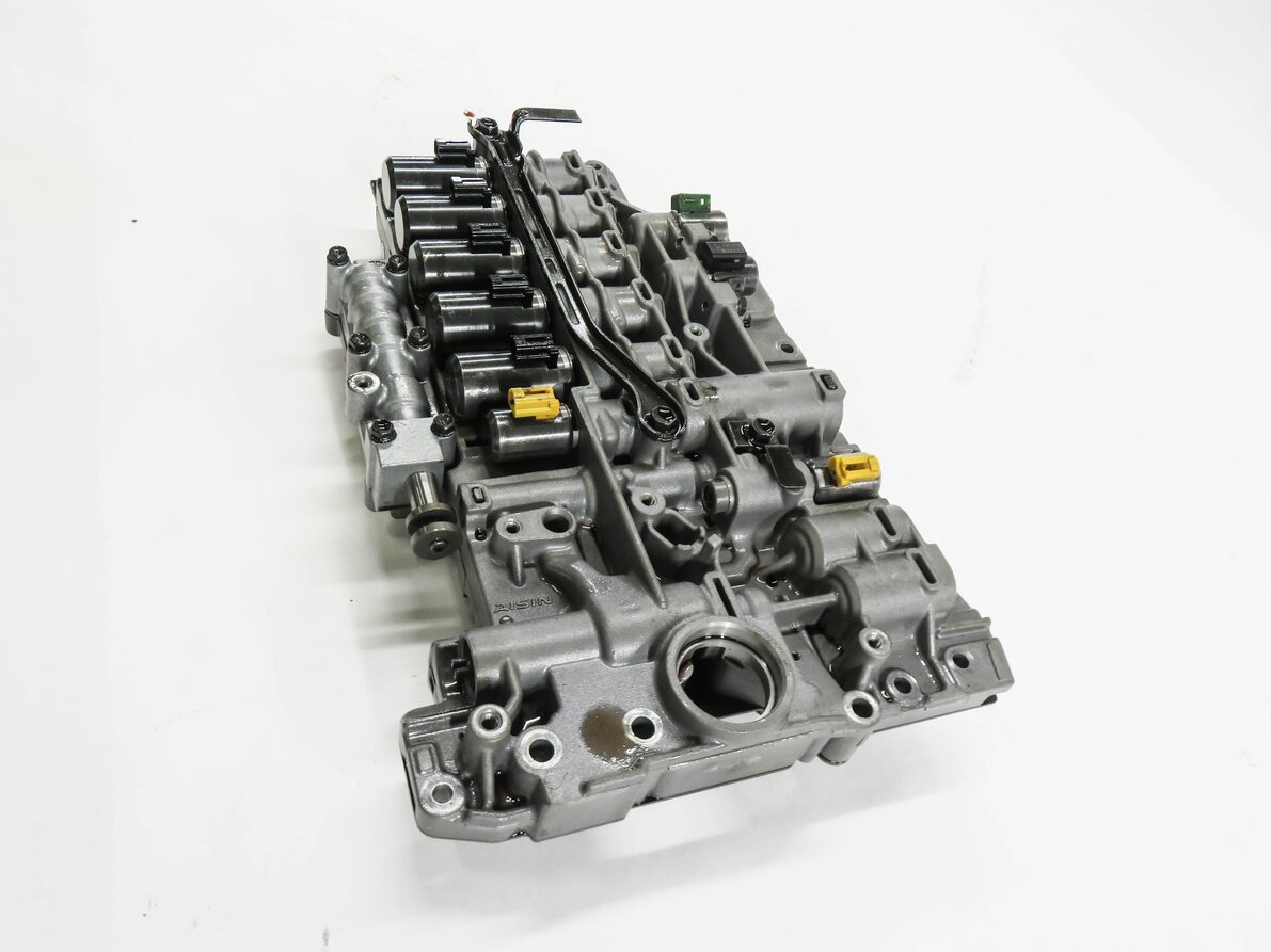 Thumbnail 4: 2011-2018 PORSCHE CAYENNE (958) S / GTS / BASE - TRANSMISSION VALVE BODY