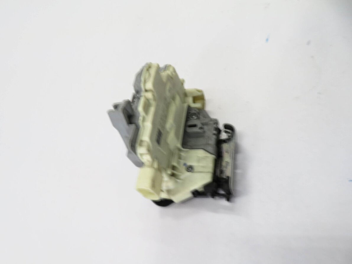 Thumbnail 4: 09-18 AUDI / PORSCHE - A4 A5 Q5 S4 TT CAYENNE PANAMERA TOURAEG DRIVER DOOR LATCH