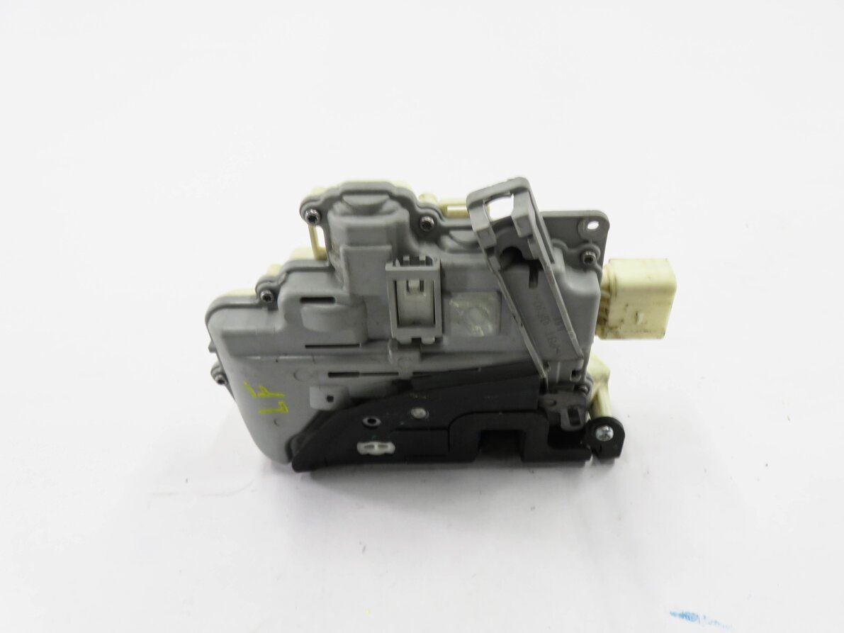 Thumbnail 5: 09-18 AUDI / PORSCHE - A4 A5 Q5 S4 TT CAYENNE PANAMERA TOURAEG DRIVER DOOR LATCH