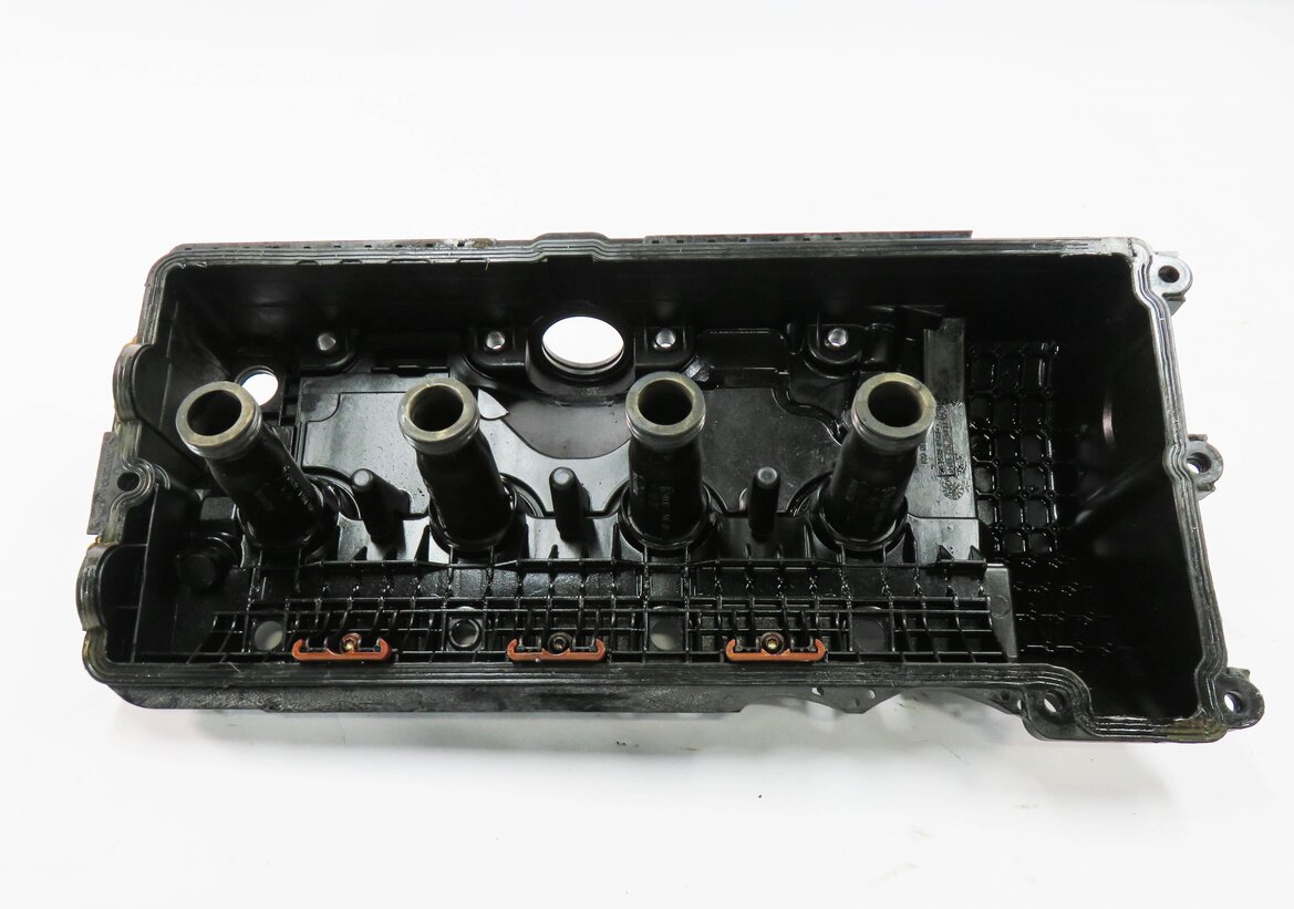 Thumbnail 6: 2002-2010 BMW 545i 550i 745i 750i X5 (E53 E63 E60 E65 E66) V8 LEFT VALVE COVER