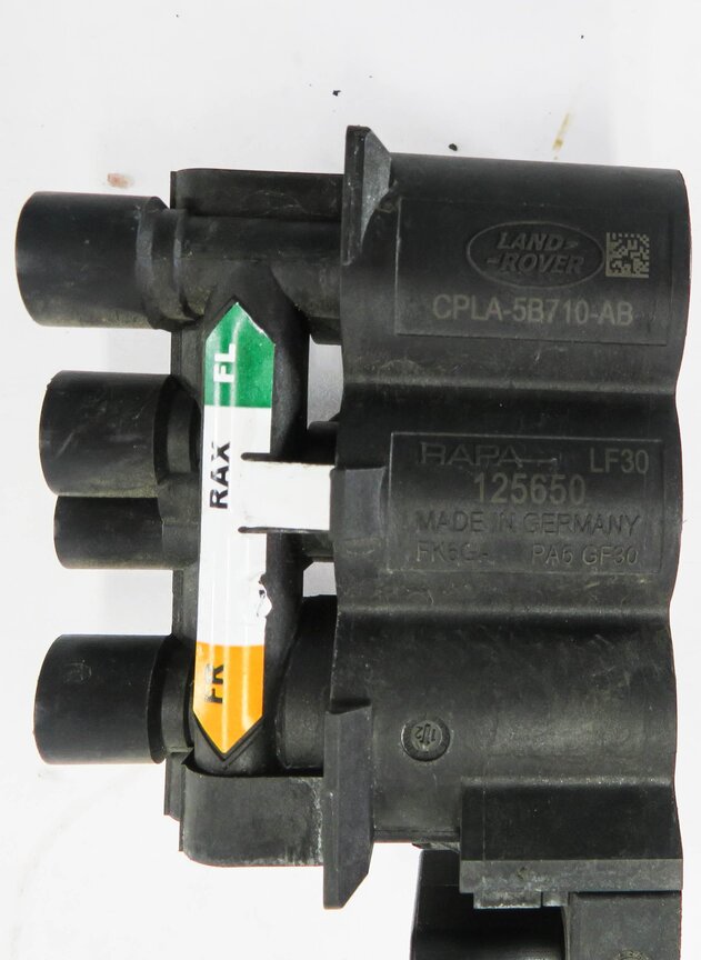 Thumbnail 7: 2013 RANGE ROVER (L405) FRONT AIR SUSPENSION VALVE BLOCK