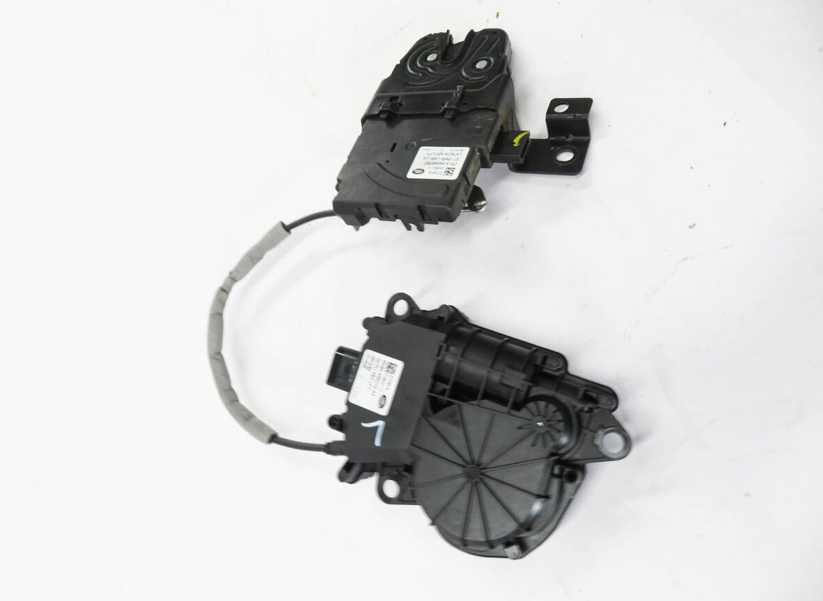 Thumbnail 3: 2013 RANGE ROVER (L405) LEFT DRIVER REAR TRUNK LOCK LATCH ACTUATOR w/ MOTOR
