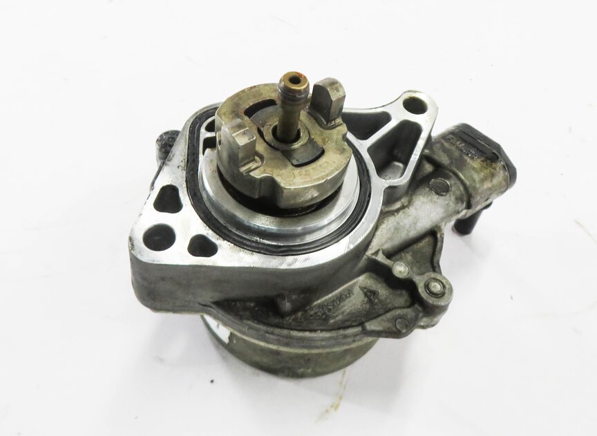 Thumbnail 1: 2010-2019 RANGE ROVER SPORT LR4 JAGUAR XE XF XK - 3.0L / 5.0L BRAKE VACUUM PUMP