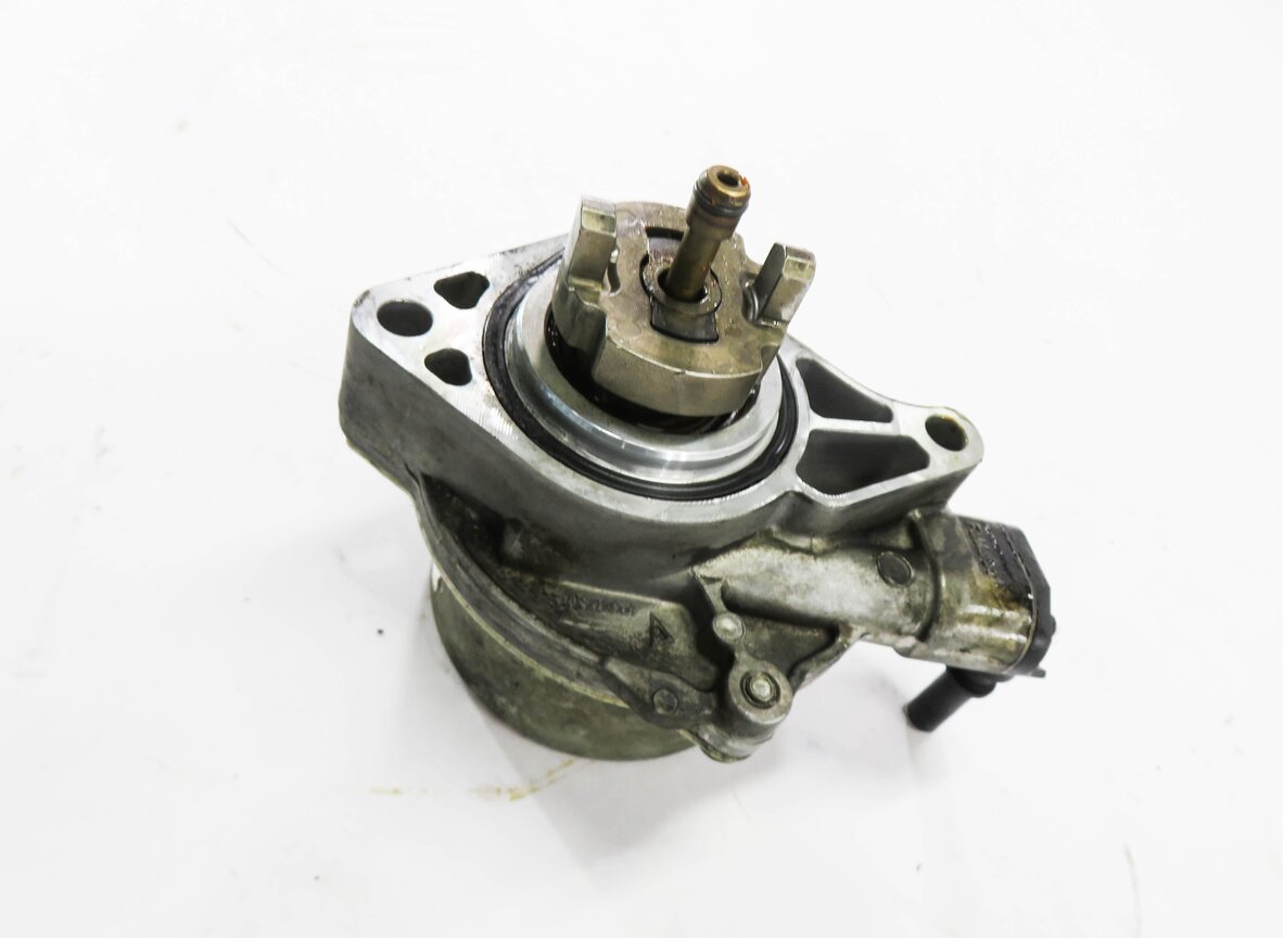 Thumbnail 3: 2010-2019 RANGE ROVER SPORT LR4 JAGUAR XE XF XK - 3.0L / 5.0L BRAKE VACUUM PUMP