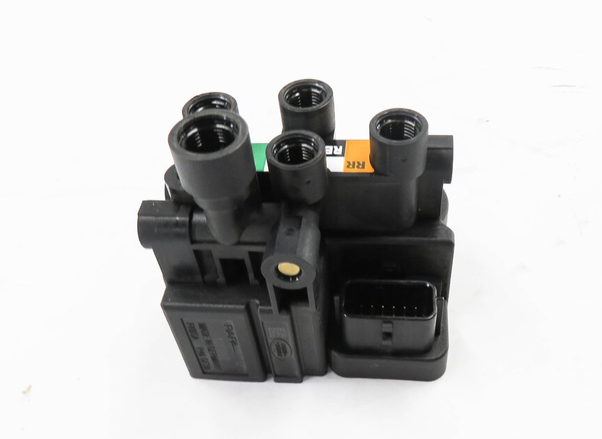 Thumbnail 5: 2013 RANGE ROVER (L405) REAR AIR SUSPENSION VALVE BLOCK