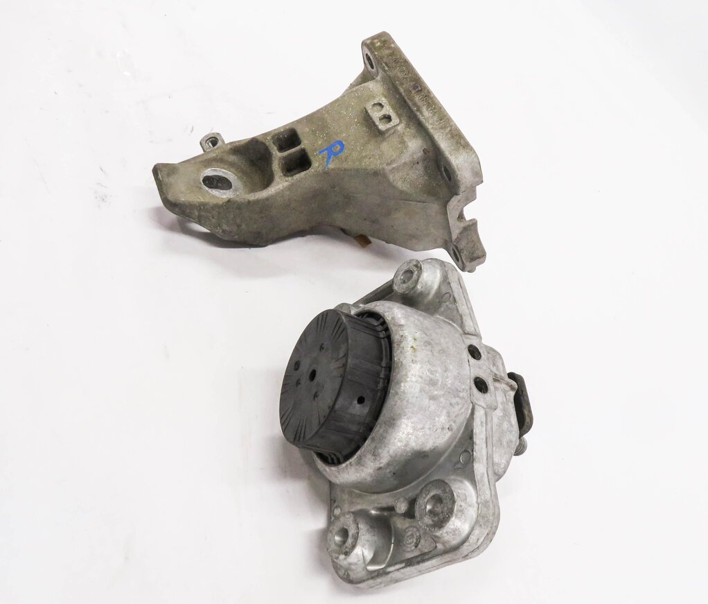 Thumbnail 3: 2013 RANGE ROVER (L405) 5.0L AJ133 V8 ENGINE - RIGHT MOTOR MOUNT BRACKET