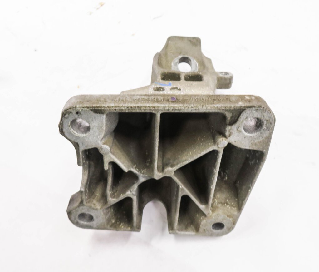 Thumbnail 8: 2013 RANGE ROVER (L405) 5.0L AJ133 V8 ENGINE - RIGHT MOTOR MOUNT BRACKET