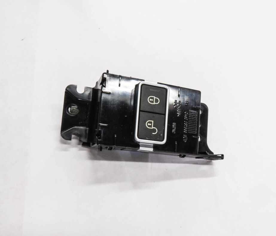 Thumbnail 3: 2013 RANGE ROVER (L405) RIGHT REAR DOOR LOCK / UNLOCK SWITCH BUTTON