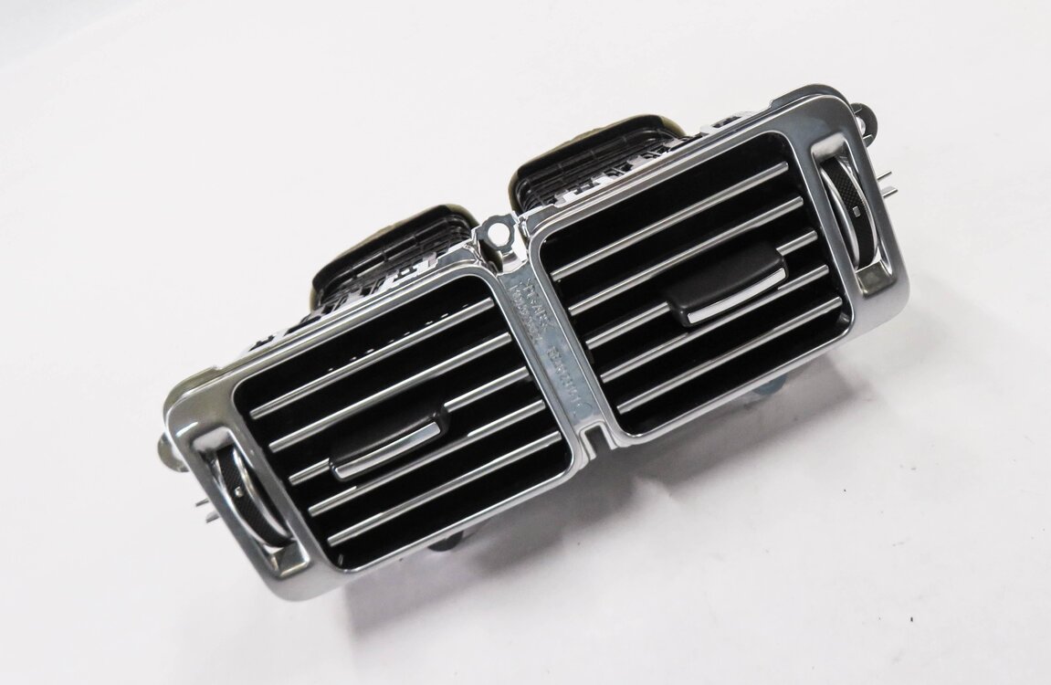 Thumbnail 1: 2013 RANGE ROVER (L405) REAR CENTER CONSOLE HEATER A/C AIR VENT