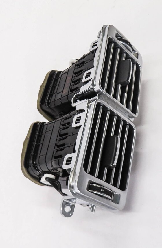 Thumbnail 3: 2013 RANGE ROVER (L405) REAR CENTER CONSOLE HEATER A/C AIR VENT