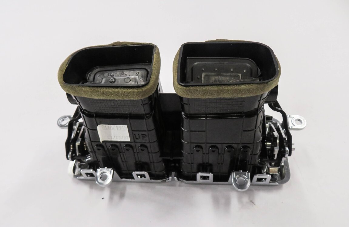 Thumbnail 6: 2013 RANGE ROVER (L405) REAR CENTER CONSOLE HEATER A/C AIR VENT