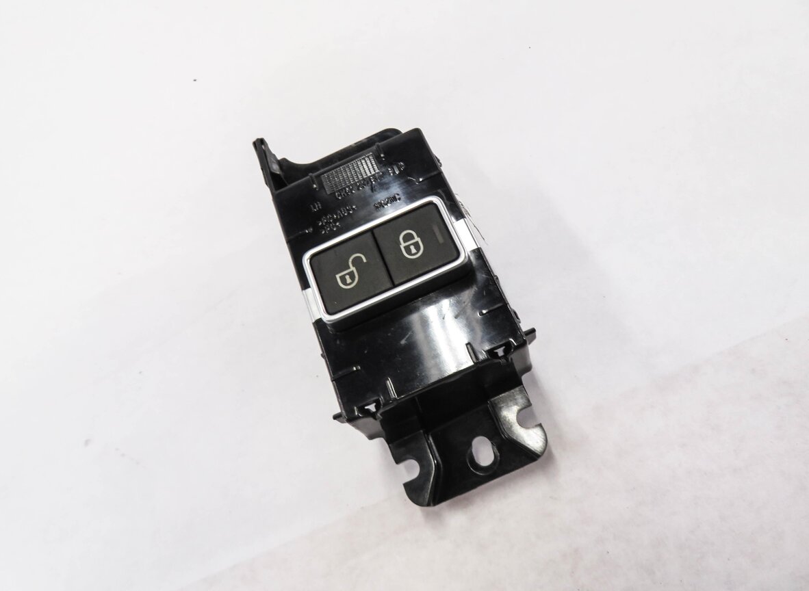 Thumbnail 1: 2013 RANGE ROVER (L405) LEFT REAR DOOR LOCK / UNLOCK SWITCH BUTTON