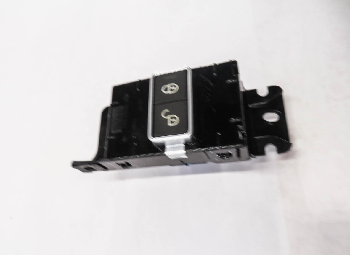 Thumbnail 3: 2013 RANGE ROVER (L405) LEFT REAR DOOR LOCK / UNLOCK SWITCH BUTTON