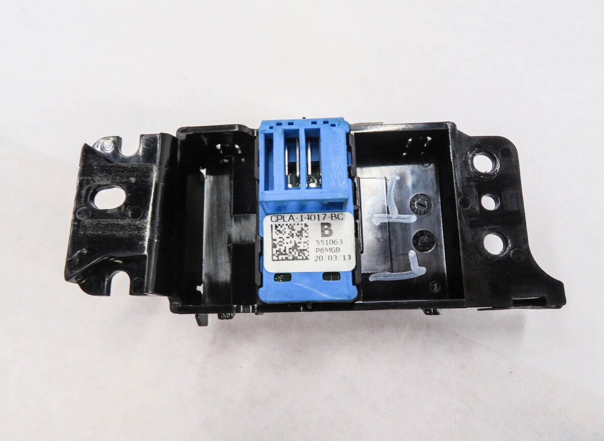 Thumbnail 6: 2013 RANGE ROVER (L405) LEFT REAR DOOR LOCK / UNLOCK SWITCH BUTTON