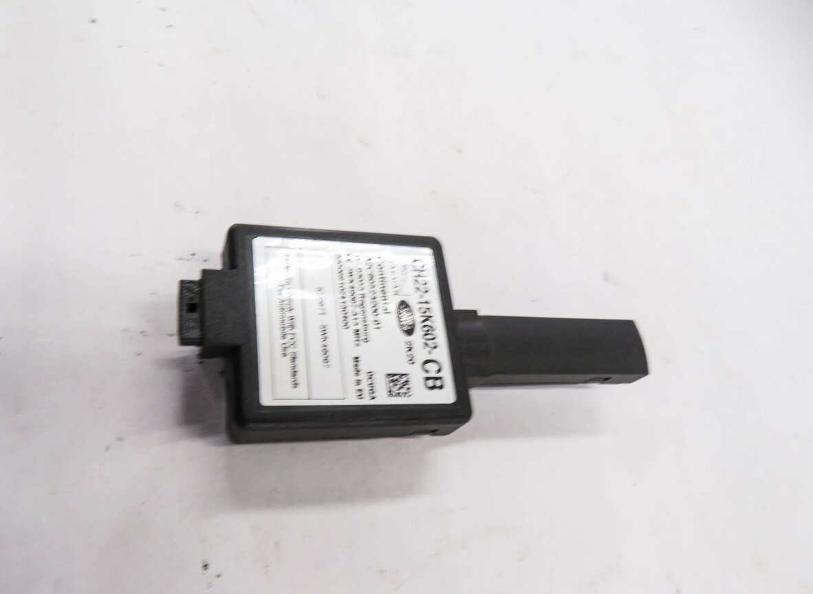 Thumbnail 4: 2013 RANGE ROVER (L405) KEYLESS ENTRY ANTENNA MODULE