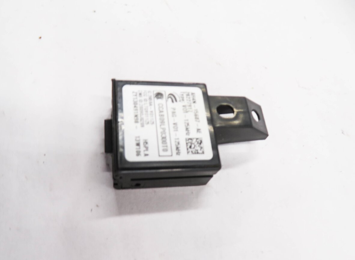 Thumbnail 4: 2013 RANGE ROVER (L405) KEYLESS ENTRY ANTENNA RECEIVER MODULE