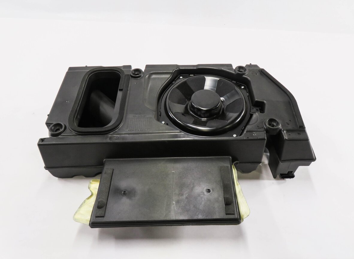 Thumbnail 2: 2013 RANGE ROVER (L405) RADIO STEREO SUB SUBWOOFER SPEAKER