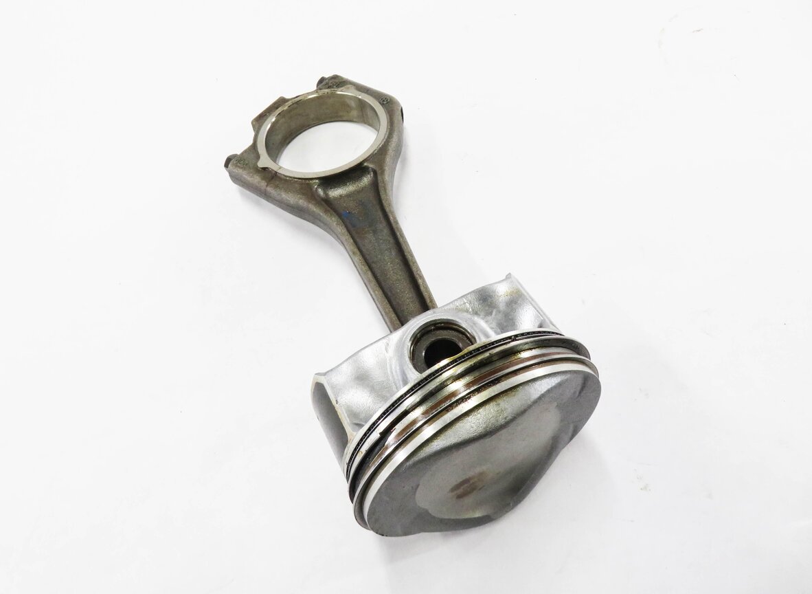 2013 RANGE ROVER (L405) 5.0L AJ133 V8 ENGINE - PISTON w/ CONNECTING ROD