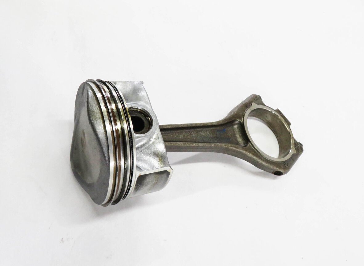 Thumbnail 5: 2013 RANGE ROVER (L405) 5.0L AJ133 V8 ENGINE - PISTON w/ CONNECTING ROD