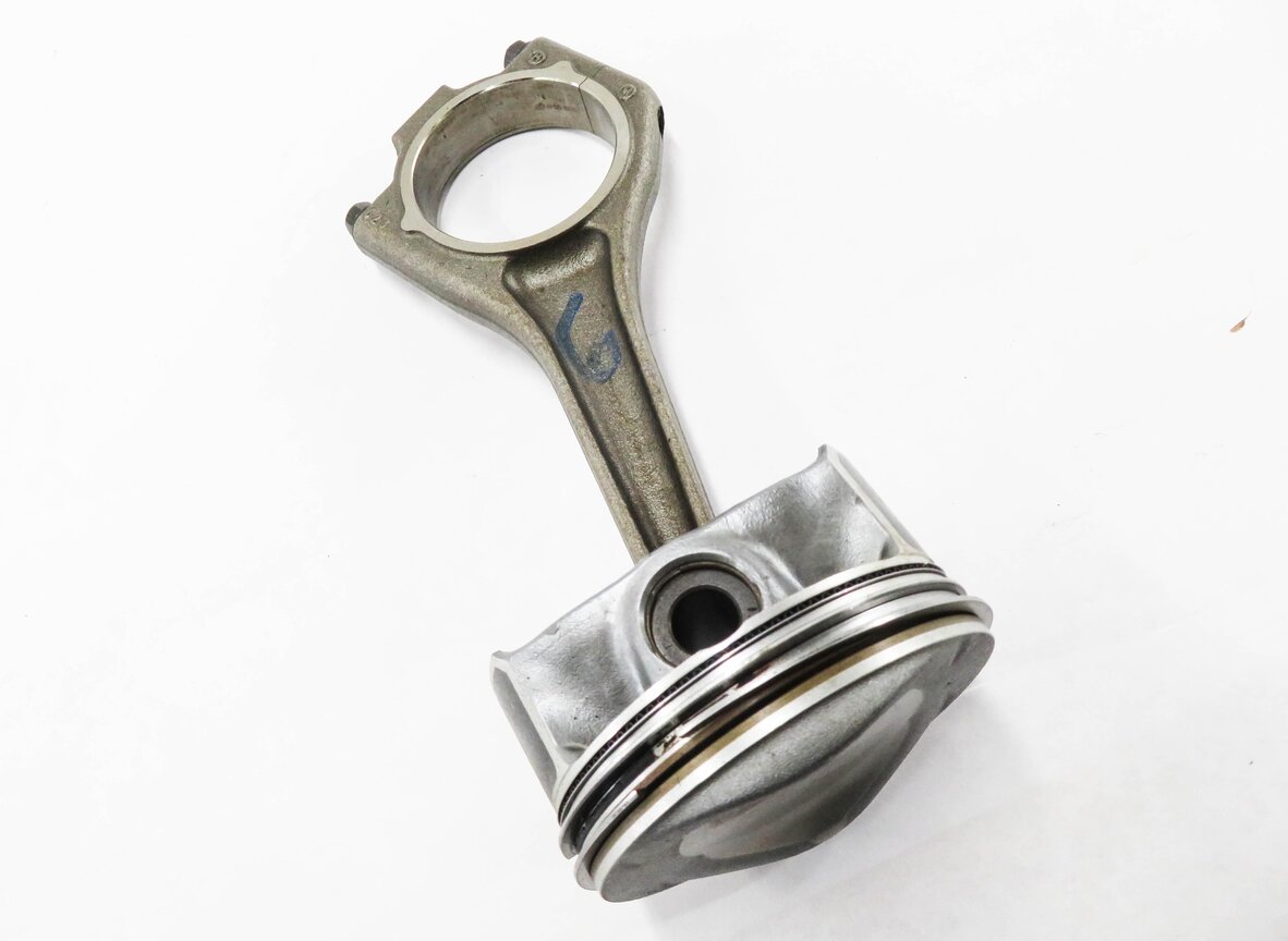 2013 RANGE ROVER (L405) 5.0L AJ133 V8 ENGINE - PISTON w/ CONNECTING ROD