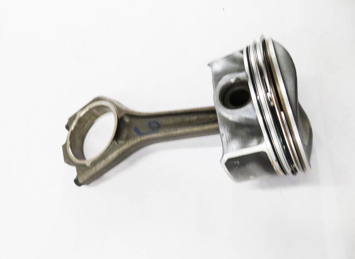 Thumbnail 4: 2013 RANGE ROVER (L405) 5.0L AJ133 V8 ENGINE - PISTON w/ CONNECTING ROD