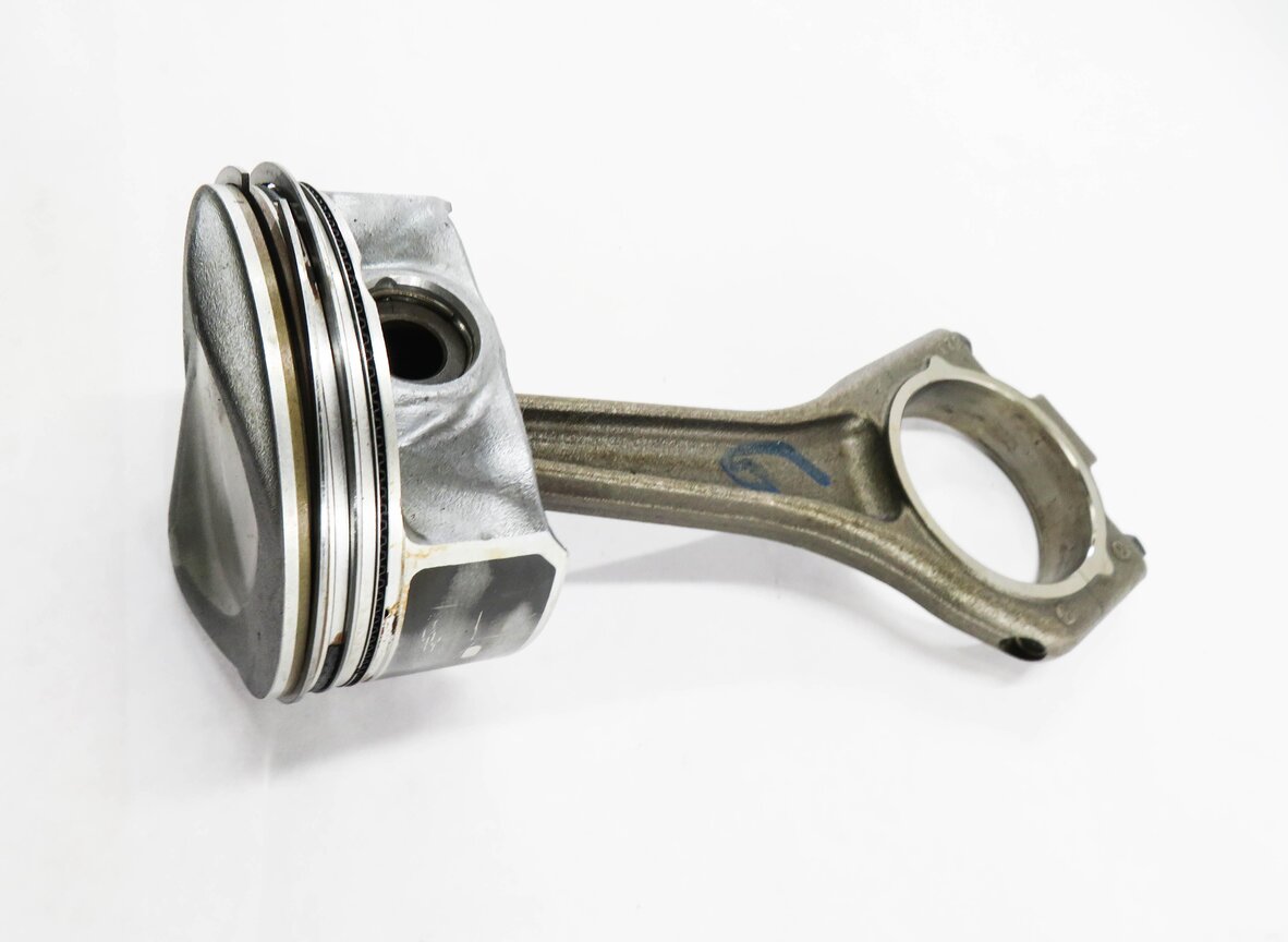 Thumbnail 5: 2013 RANGE ROVER (L405) 5.0L AJ133 V8 ENGINE - PISTON w/ CONNECTING ROD