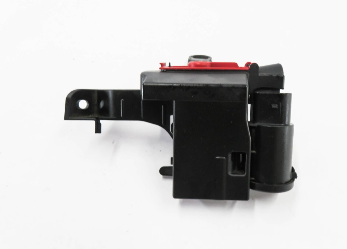 Thumbnail 5: 2018 AUDI A4 (B9 8W) POSITVIE BATTERY TERMINAL POWER SUPPLY JUNCTION BLOCK