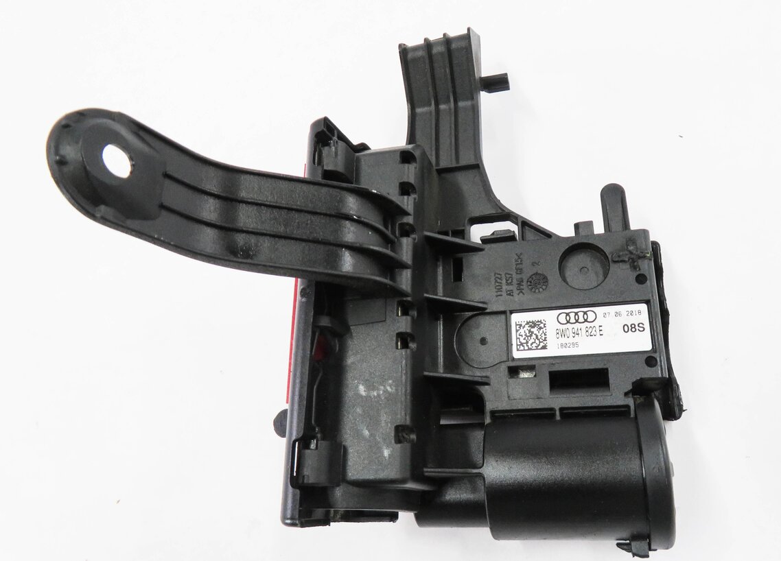 Thumbnail 7: 2018 AUDI A4 (B9 8W) POSITVIE BATTERY TERMINAL POWER SUPPLY JUNCTION BLOCK