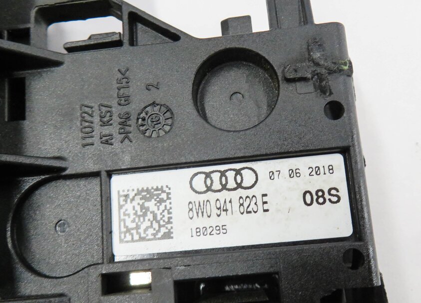Thumbnail 8: 2018 AUDI A4 (B9 8W) POSITVIE BATTERY TERMINAL POWER SUPPLY JUNCTION BLOCK