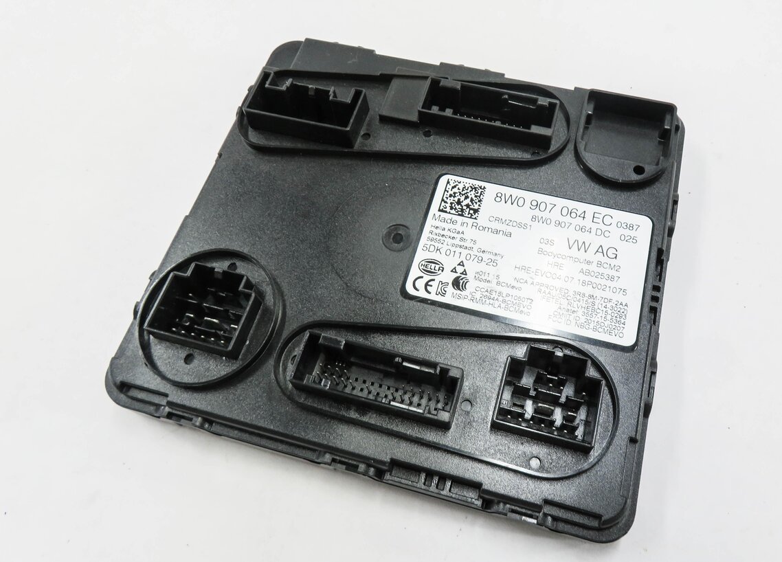 2018 AUDI A4 (B9 8W) REAR TRUNK BODY CONTROL MODULE COMPUTER BCM
