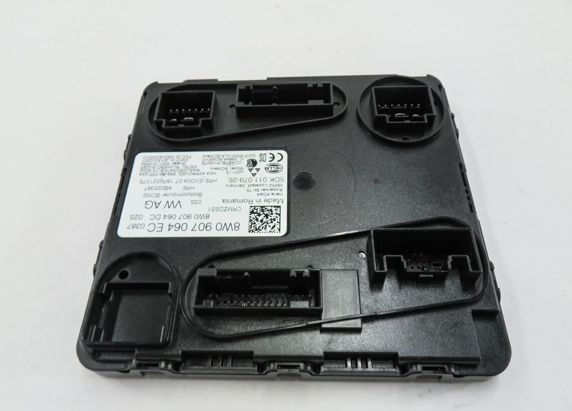 Thumbnail 5: 2018 AUDI A4 (B9 8W) REAR TRUNK BODY CONTROL MODULE COMPUTER BCM