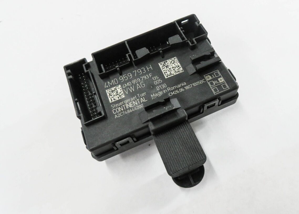 2018 AUDI A4 (B9 8W) LEFT FRONT DRIVER DOOR CONTROL MODULE