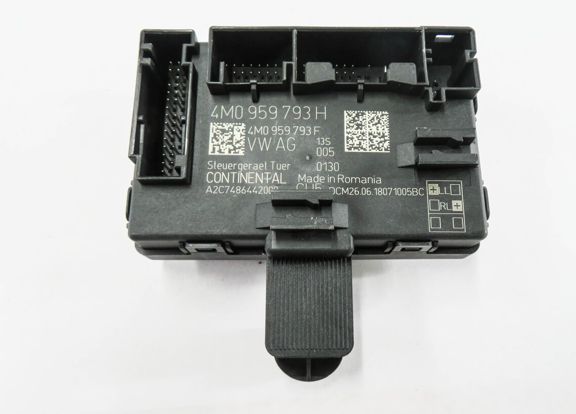 Thumbnail 2: 2018 AUDI A4 (B9 8W) LEFT FRONT DRIVER DOOR CONTROL MODULE