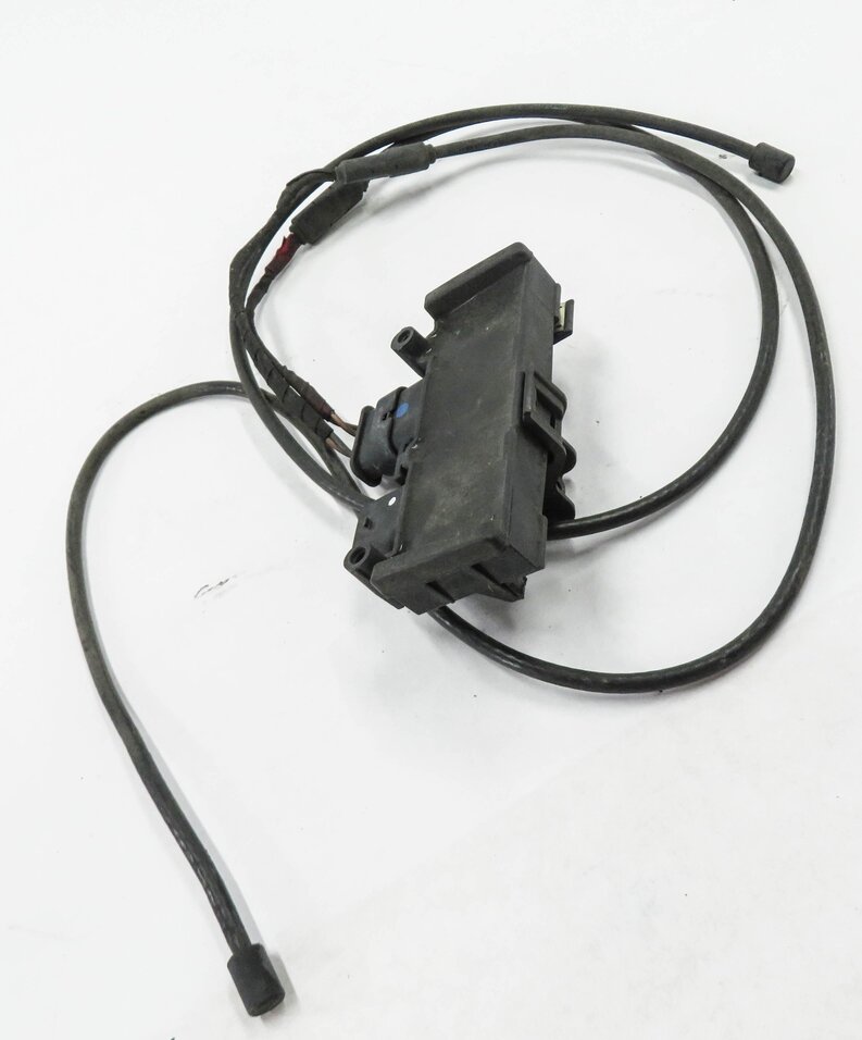 Thumbnail 3: 2018 AUDI A4 (B9 8W) REAR TRUNK LIFTGATE KICK SWITCH SENSOR MODULE w/ ANTENNA