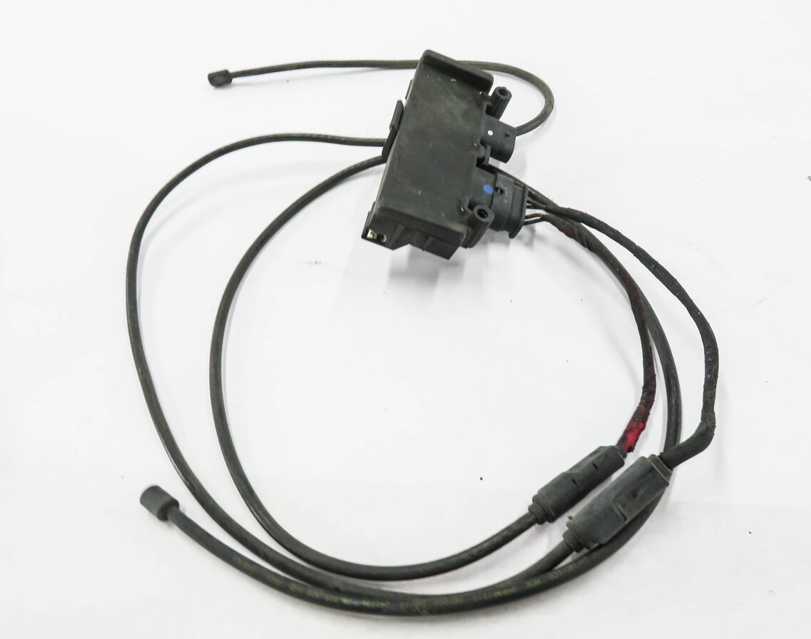 Thumbnail 4: 2018 AUDI A4 (B9 8W) REAR TRUNK LIFTGATE KICK SWITCH SENSOR MODULE w/ ANTENNA