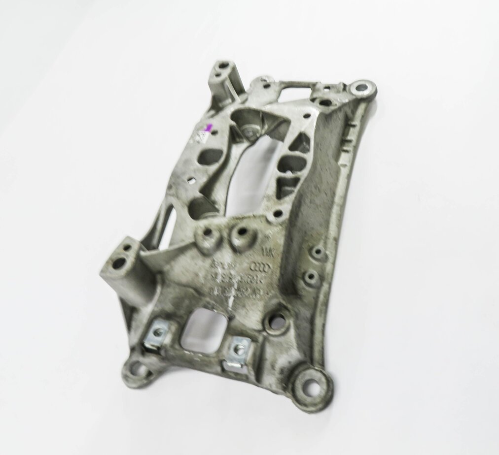 Thumbnail 3: 2018 AUDI A4 (B9 8W) 2.0L TURBO ENGINE - TRANSMISSION CROSSMEMBER MOUNT BRACKET