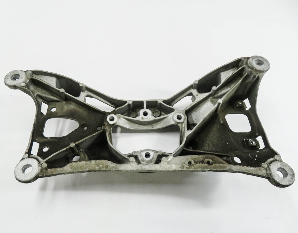 Thumbnail 6: 2018 AUDI A4 (B9 8W) 2.0L TURBO ENGINE - TRANSMISSION CROSSMEMBER MOUNT BRACKET