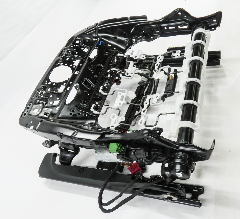 Thumbnail 3: 2017-2019 AUDI A4 (B9 8W) LEFT FRONT DRIVER STANDARD SEAT TRACK w/ MOTORS