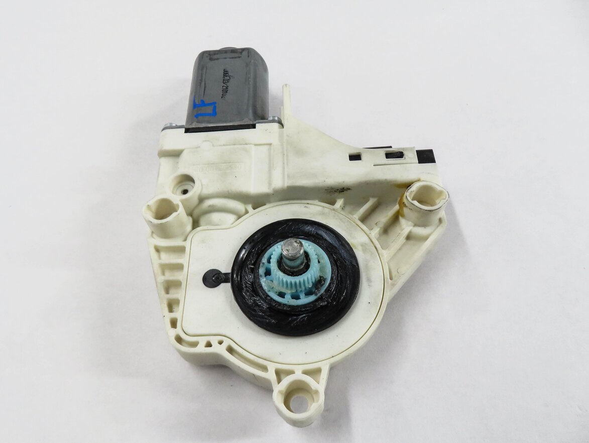 Thumbnail 5: 10-16 LAND ROVER LR4 / RANGE ROVER SPORT (L320) LEFT FRONT DRIVER WINDOW MOTOR