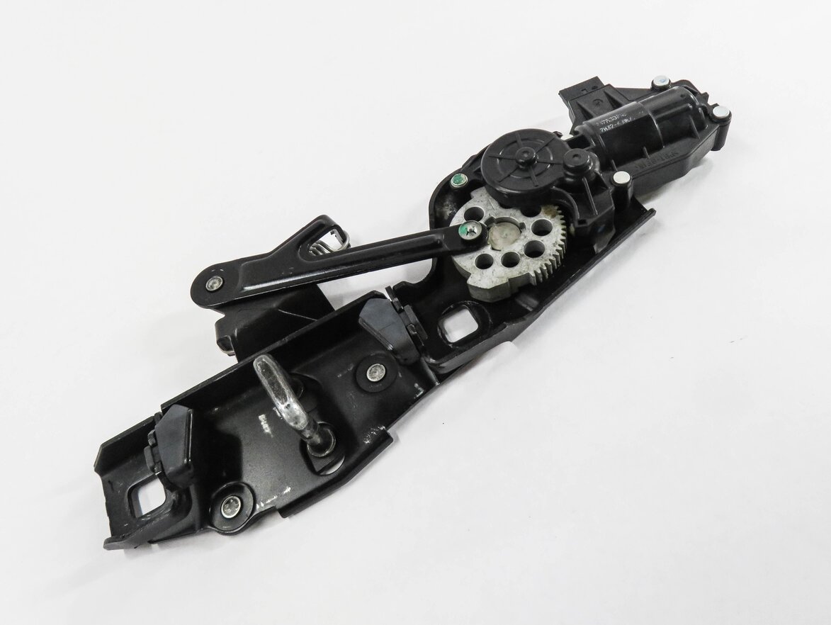 2010 RANGE ROVER SPORT (L320) REAR TRUNK LOCK LATCH ACTUATOR STRIKER PLATE